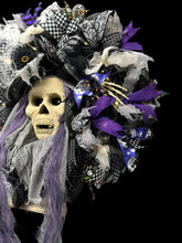 Halloween Skull Wreath, Halloween Wreath Battery Timer Light, Spooky Halloween Wreath (Free Shipping)