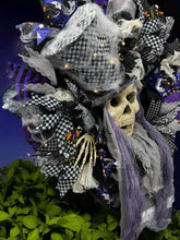 Halloween Skull Wreath, Halloween Wreath Battery Timer Light, Spooky Halloween Wreath (Free Shipping)