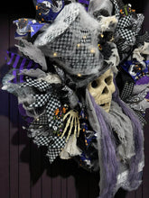 Halloween Skull Wreath, Halloween Wreath Battery Timer Light, Spooky Halloween Wreath (Free Shipping)