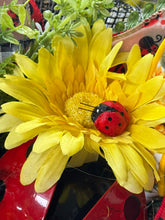 Ladybug Summer Wreath for Front Door, Hello Sign Wreath, Daisy & Red Geranium Farmhouse Door Decor, Ladybug Front Door Wreath