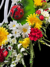 Ladybug Summer Wreath for Front Door, Hello Sign Wreath, Daisy & Red Geranium Farmhouse Door Decor, Ladybug Front Door Wreath