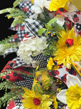 Ladybug Summer Wreath for Front Door, Hello Sign Wreath, Daisy & Red Geranium Farmhouse Door Decor, Ladybug Front Door Wreath