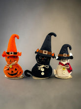 Halloween Felt Cat Shelf Sitter Set – Witch Hat Cat Tabletop Décor, Spooky Halloween Cat Decoration